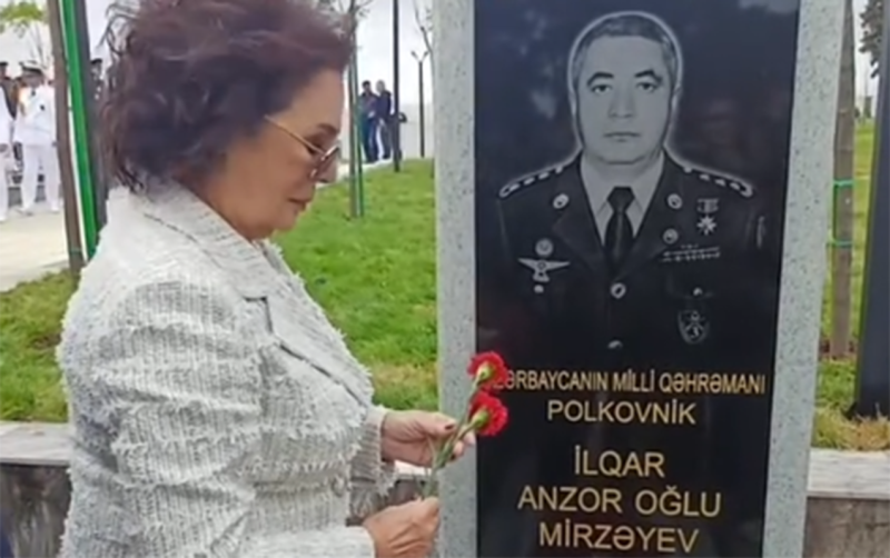Hülya Koçyiğit şəhid məzarlarını ziyarət etdi - VİDEO