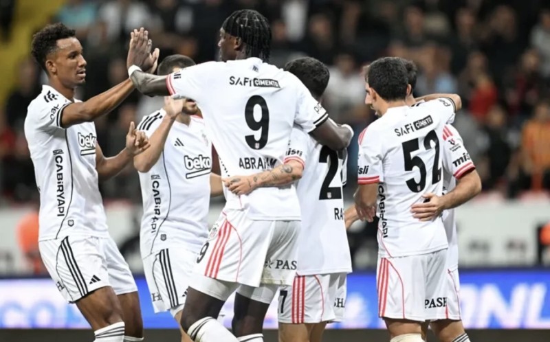Beşiktaş üç xalı üç qolla qazandı
