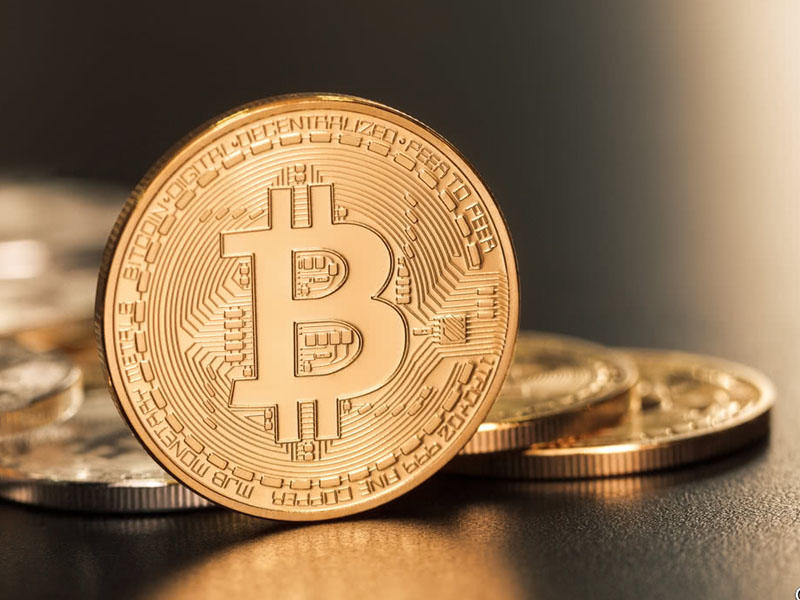 Bitcoində 12 il gözlədi, 44 milyon qazandı