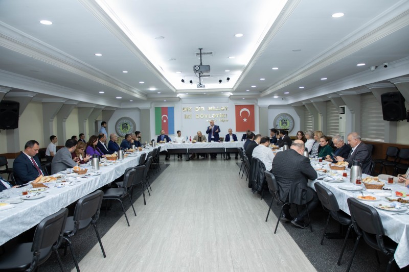 Gəncliyə Yardım Fondunda Milli Mətbuatın 150 illiyi münasibətilə görüş keçirildi