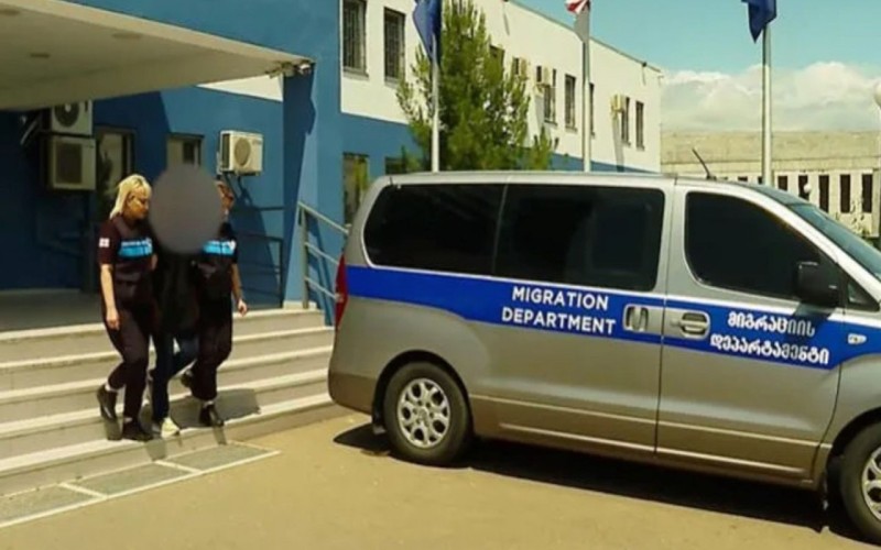 Azərbaycan vətəndaşları deportasiya olundu