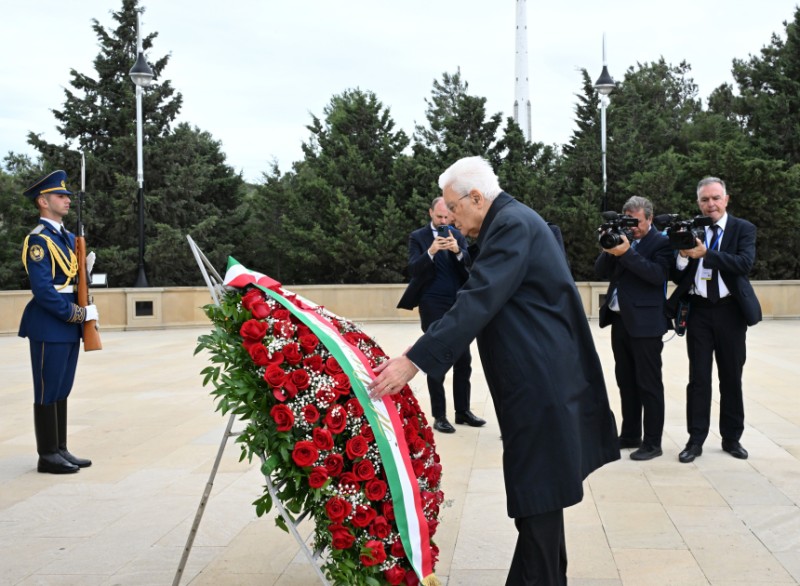 Mattarella Bakıda Şəhidlər xiyabanına getdi -FOTOLAR