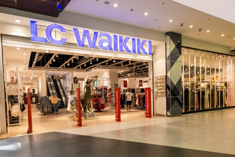 “LC Waikiki” müştəriləri BELƏ ALDADIR - etiketdə bir, kassada fərqli qiymət - VİDEO