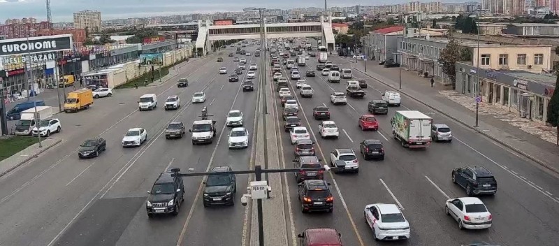 Bakının bu yollarnda tıxac var - SİYAHI