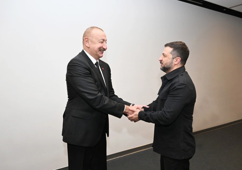 Əliyev-Zelenski görüşü oldu - FOTOLAR