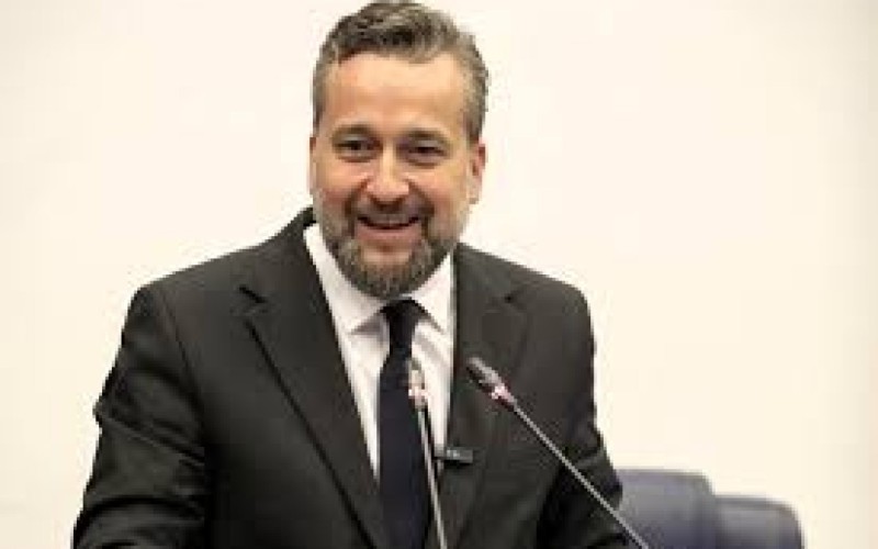 Avropalı deputat Georgi lenti taxdı - VİDEO