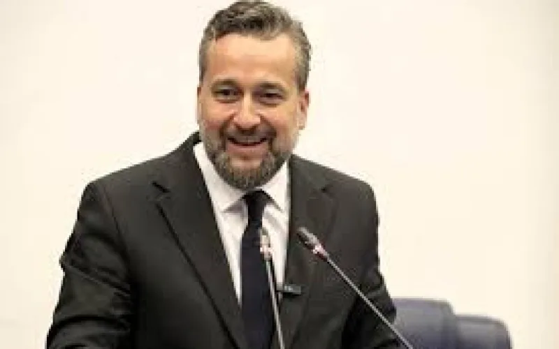 Avropalı deputat Georgi lenti taxdı - VİDEO