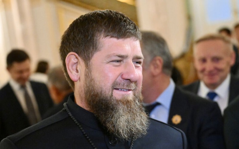 Kadırov Çeçenistanın qəhrəmanı oldu