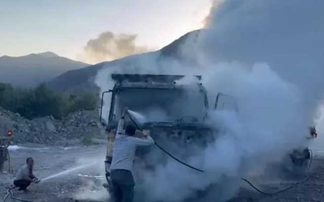 Zəngilanda yük maşını YANDI