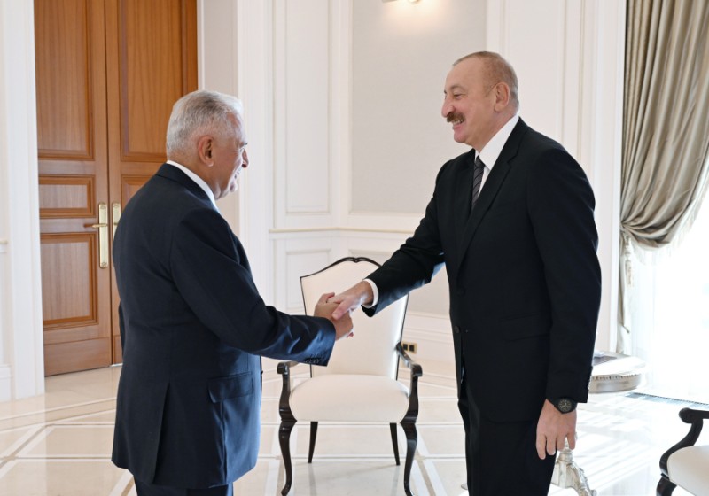 İlham Əliyev Qəbələdə Binəli Yıldırımı qəbul etdi - FOTO