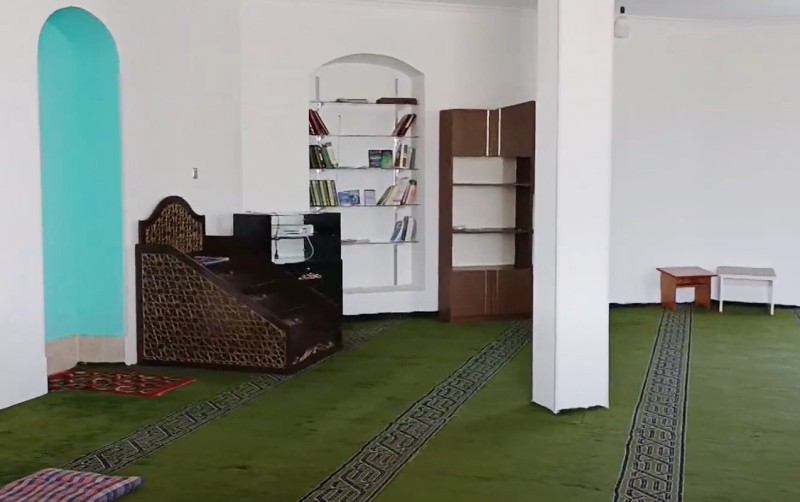 Molla arvadını öldürəndən sonra namaz qılıbmış...