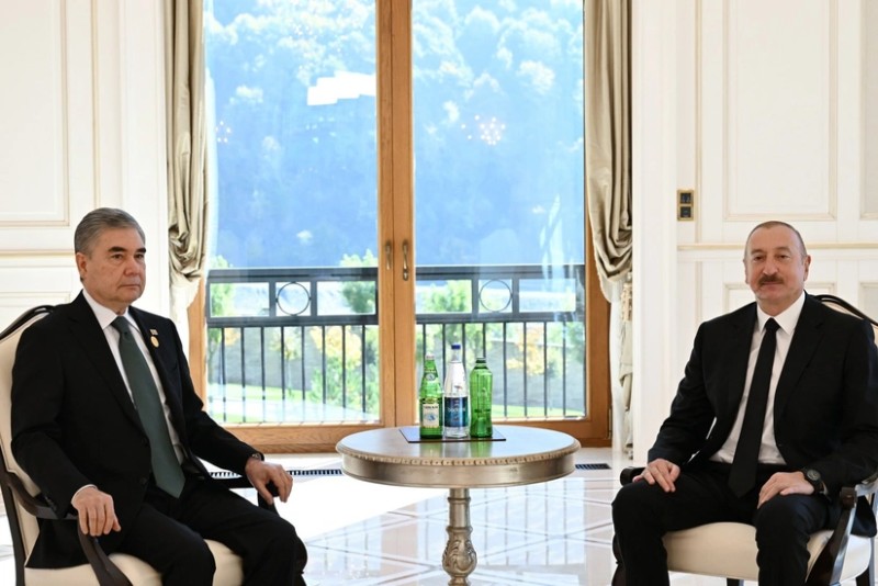 İlham Əliyev Qurbanqulu Berdiməhəmmədovla görüşüb - FOTOLAR