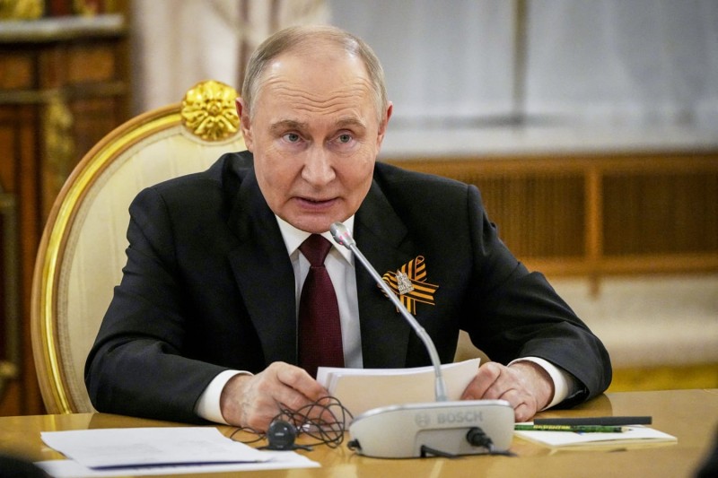 Putin: Rusiya təyyarə qəzasının səbəblərinin araşdırılmasına hər cür kömək göstərir