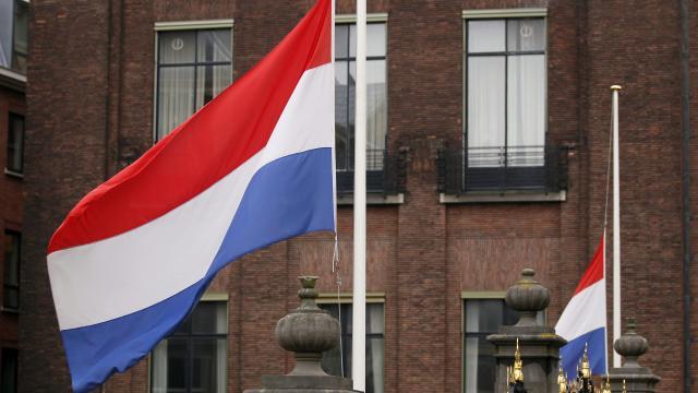 De Telegraaf: Hollandiya NATO standartlarına cavab verməkdə çətinlik çəkir