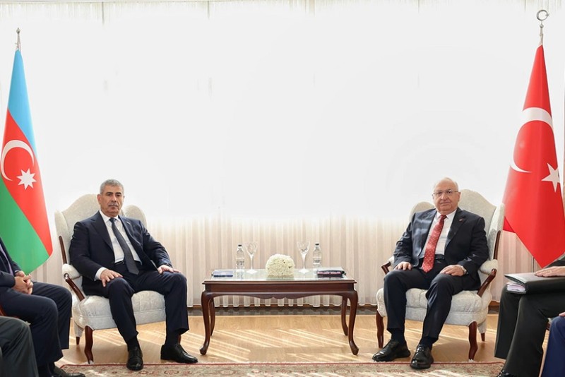 Azərbaycan və Türkiyə müdafiə nazirləri görüşüb