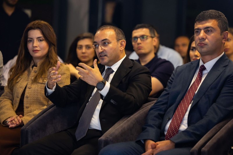 ASAN İnnovativ İnkişaf Mərkəzində “Süni və təbii zəka” mövzusunda debat görüşü baş tutub