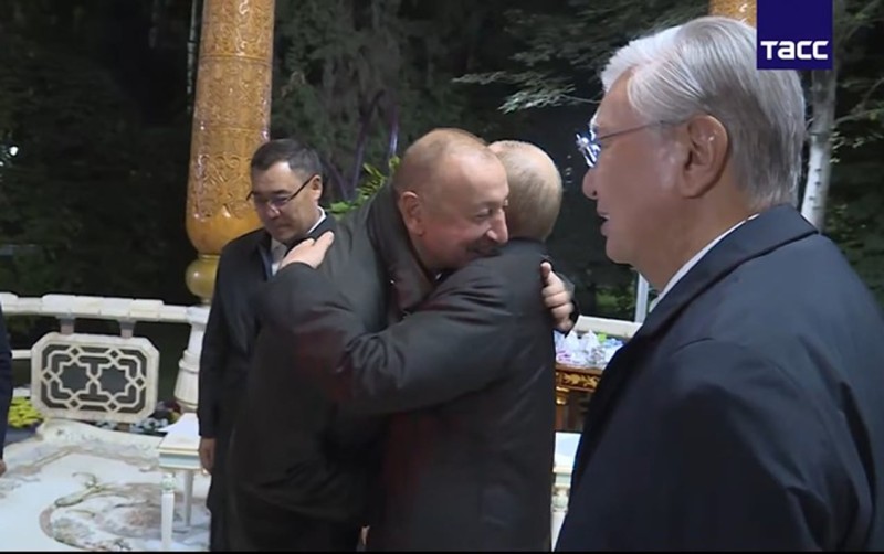 Düşənbədə Əliyevlə Putinin səmimi görüntüləri