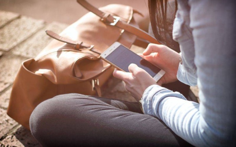 Avropanın telefondan ən çox istifadə edən ölkəsi açıqlandı