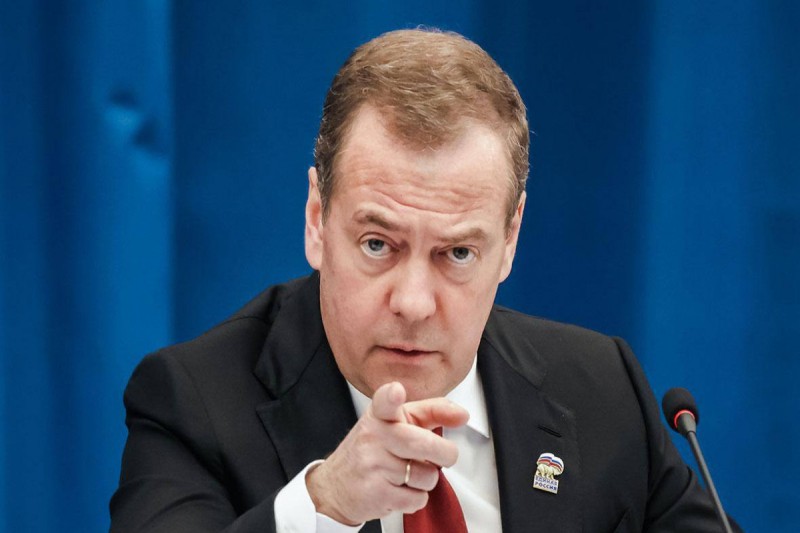 Medvedev: “Tomahawk” raketlərinin Ukraynaya göndərilməsi Tramp üçün pis sonlana bilər