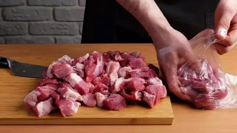 Səudiyyə Ərəbistanından Azərbaycana göndərilən qurban əti 9 minə yaxın şəxsə veriləcək