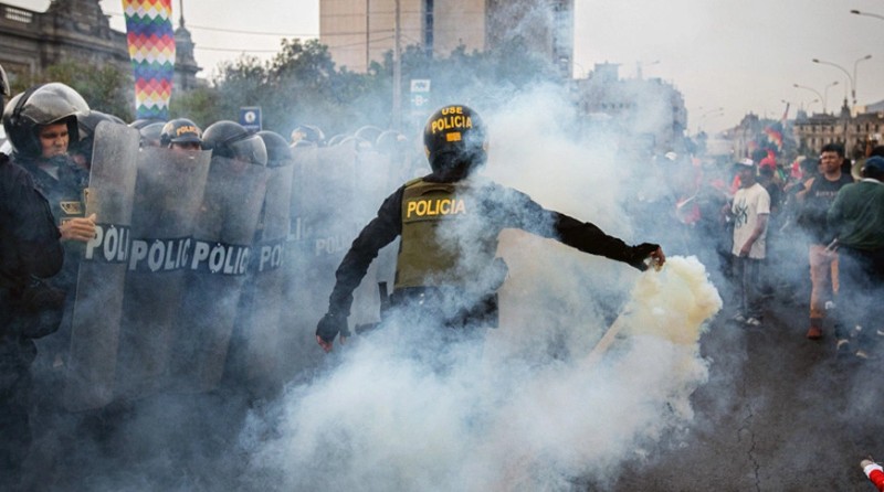 Peruda etiraz aksiyaları: 55 polis əməkdaşı yaralandı