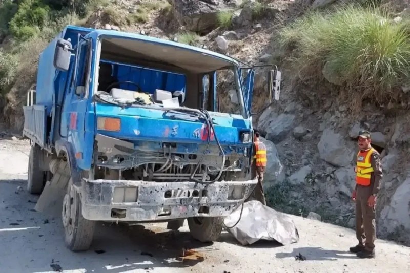 Pakistanda yük maşını aşıb - 15 ölü