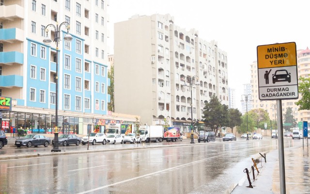 Bu ünvanlarda avtobus zolaqlarında minib-düşmə yeri yaradıldı