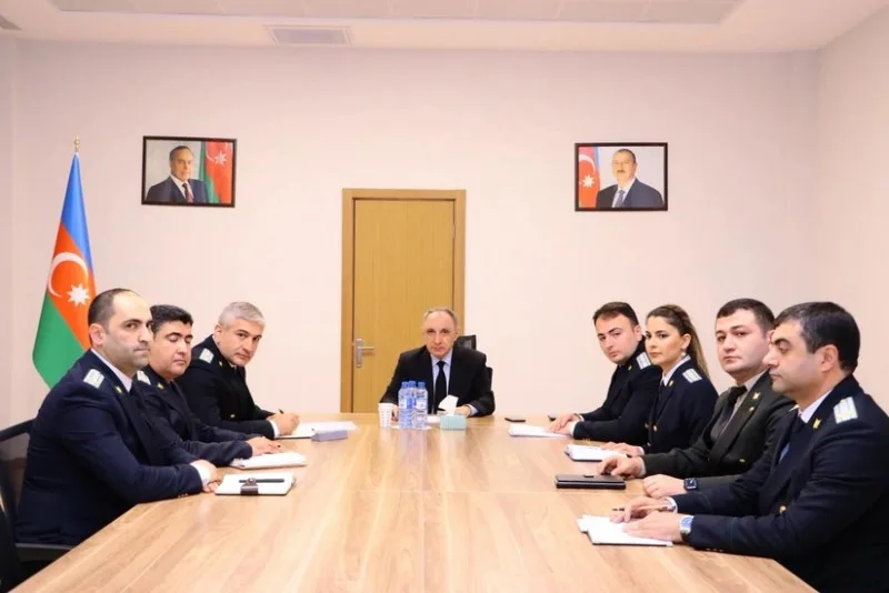 Baş prokuror Gəncədə vətəndaşları qəbul edib