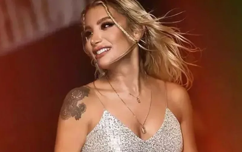 İrem Derici xəstəxanalıq oldu - Konsertini ləğv etdi