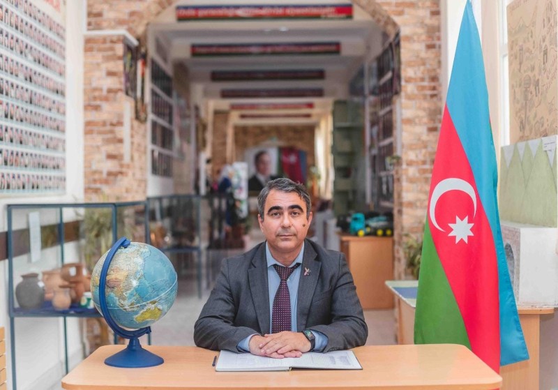 Qazi direktor şagirdlərə elə bir səsli mesaj göndərdi ki... - VİDEO
