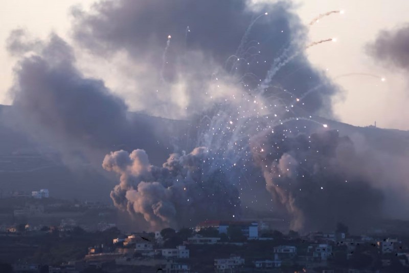 İsrail Livanda Hizbullah mövqelərini bombalayıb