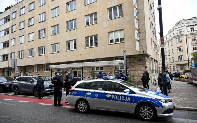 Tuskun partiyasının ofisinə “Molotov kokteyli” atdılar - FOTO