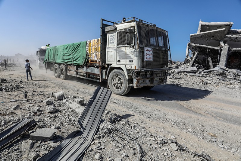 Atəşkəsdən sonra Qəzza zolağına cəmi 986 humanitar yardım maşını çatıb
