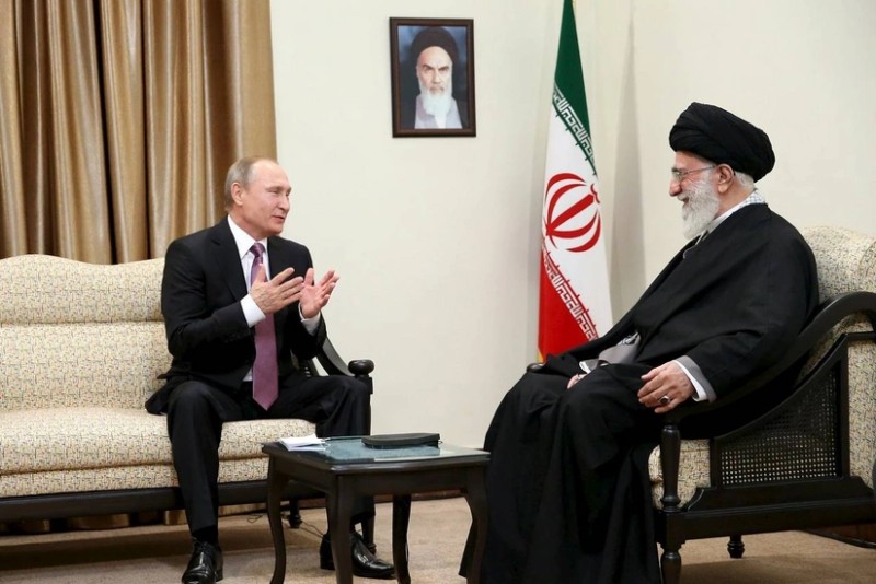 KİV: Putin Xaməneiyə məktub göndərib