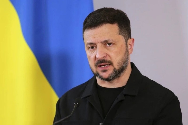 Ukrayna Prezidenti: Sülhə gedən yol atəşkəsdən başlamalıdır