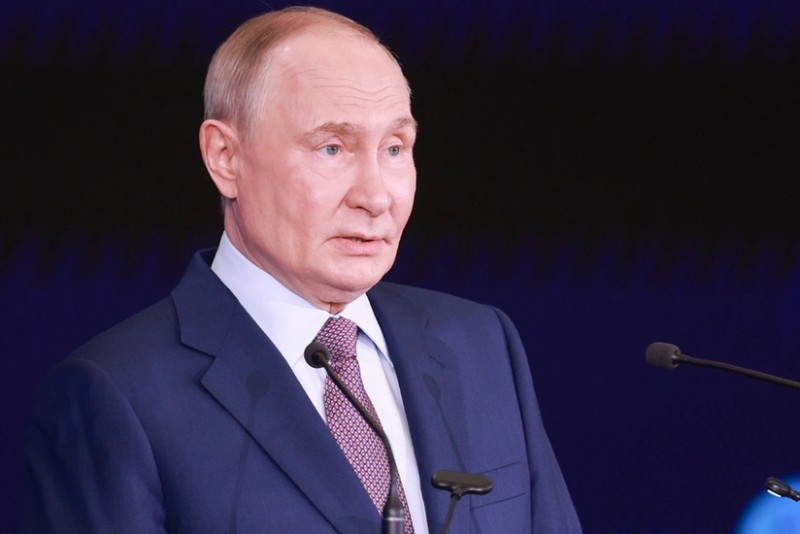 Putin: Yeni sanksiyalar Rusiyaya təzyiq cəhdidir