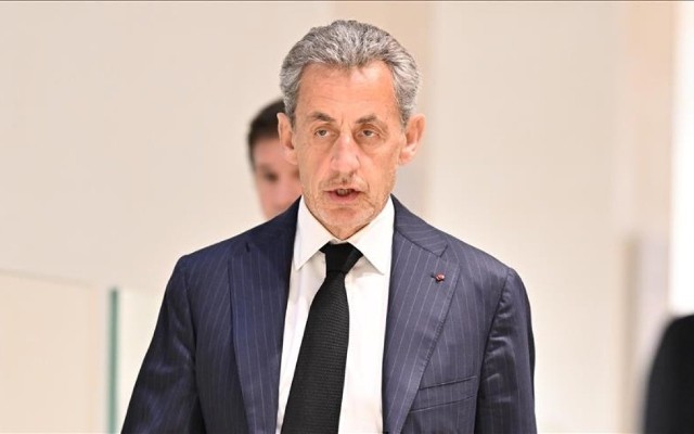 Sarkozi həbsxanada ölümlə hədələnir