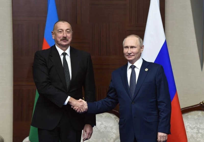 Putin İlham Əliyevə zəng etdi