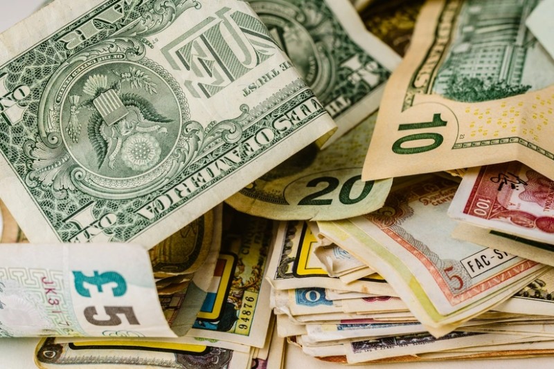 Həftənin ilk günündə VALYUTA: Bu gün dolların məzənnəsi...