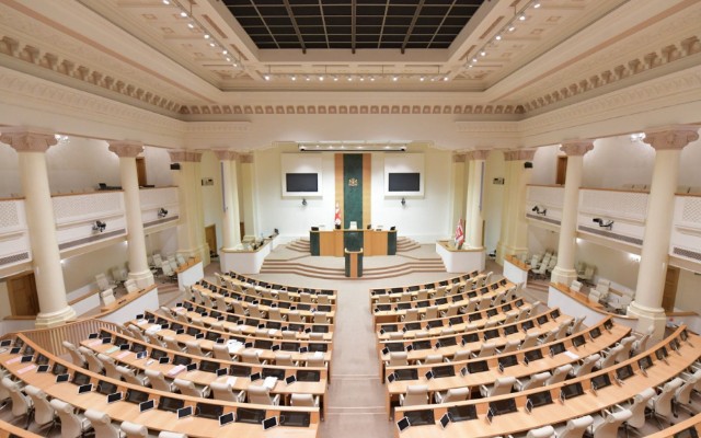 Gürcüstanda müxalif deputatlardan ibarət yeni fraksiya yarandı