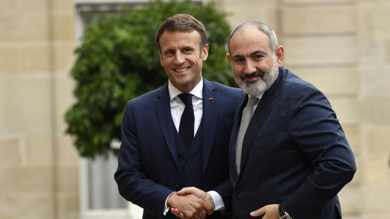 Paşinyan Makronla görüşəcək