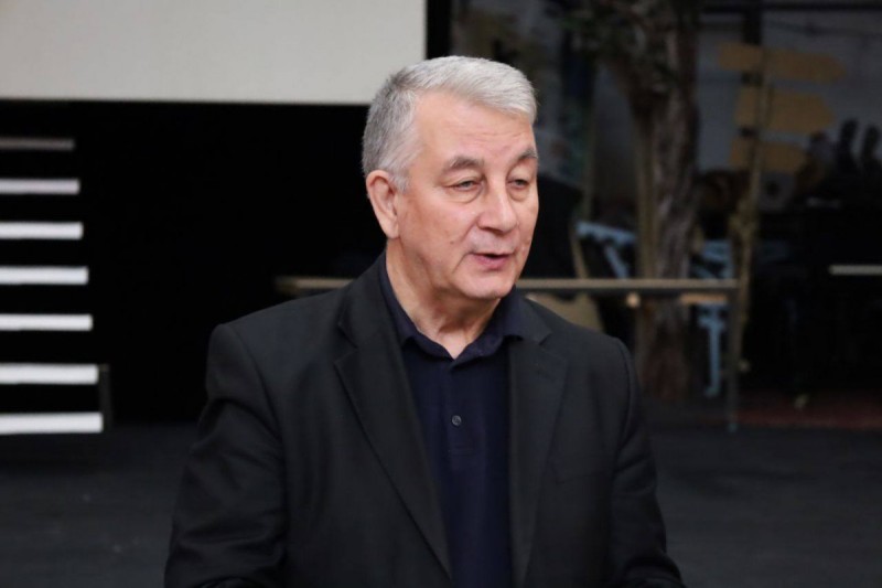 Dram Teatrının baş rejissoru işdən azad edildi