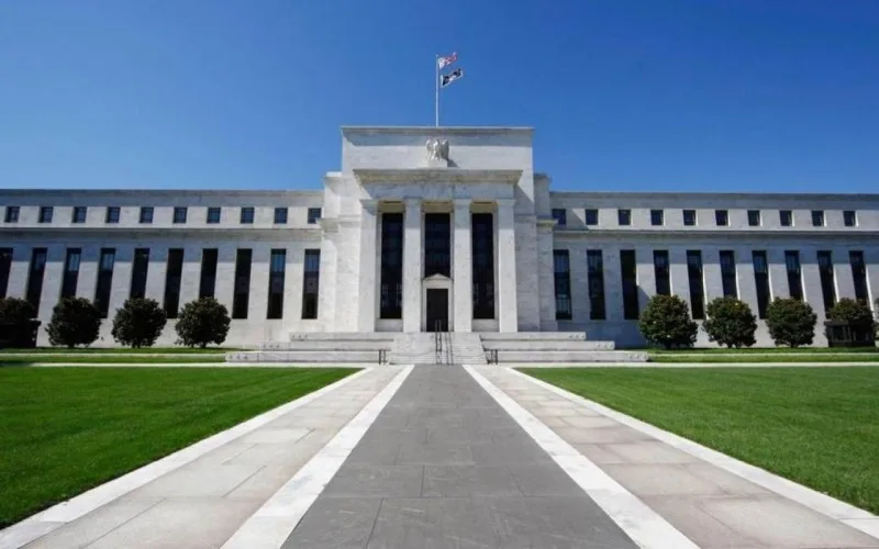FED əsas faiz dərəcəsini yenidən endirdi