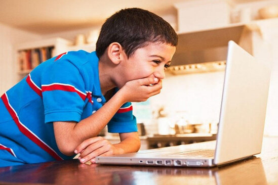 Valideynlərin NƏZƏRİNƏ: Noyabr tətillərində uşaqları rəqəmsal təhdidlərdən BELƏ QORUYUN