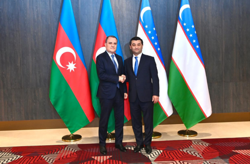 Azərbaycanın xarici işlər naziri özbəkistanlı həmkarı ilə görüşdü