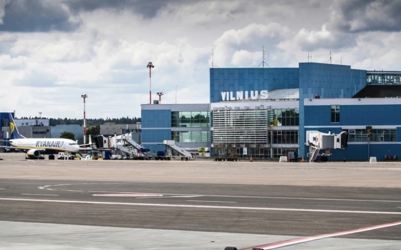 Vilnüs aeroportu hava şarlarına görə yenidən bağlanıb
