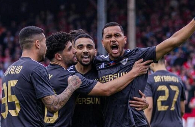 Qababağın rəqibi İngiltərədə ən çox qırmızı vərəqə alan klubdur