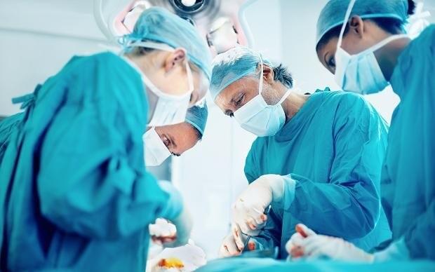 Meyit donorun ürəyi transplantasiya edildi