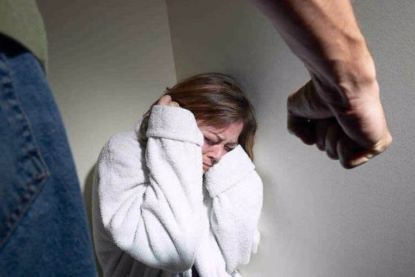 Xırdalanda kişi özündən 17 yaş kiçik sevgilisini TikToka görə döydü