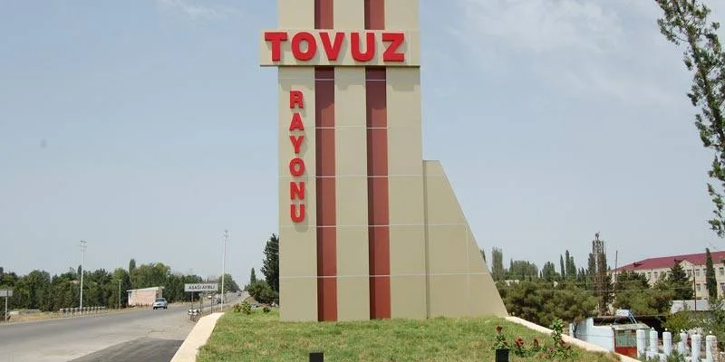 Tovuzda bacı qardaşını döyüb DİŞLƏRİNİ TÖKDÜ